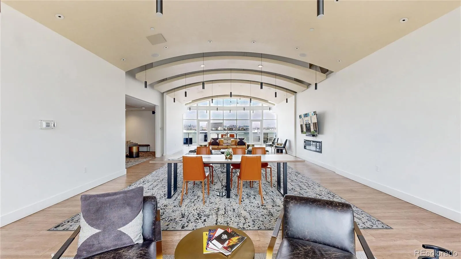 04042026202816 1600 32