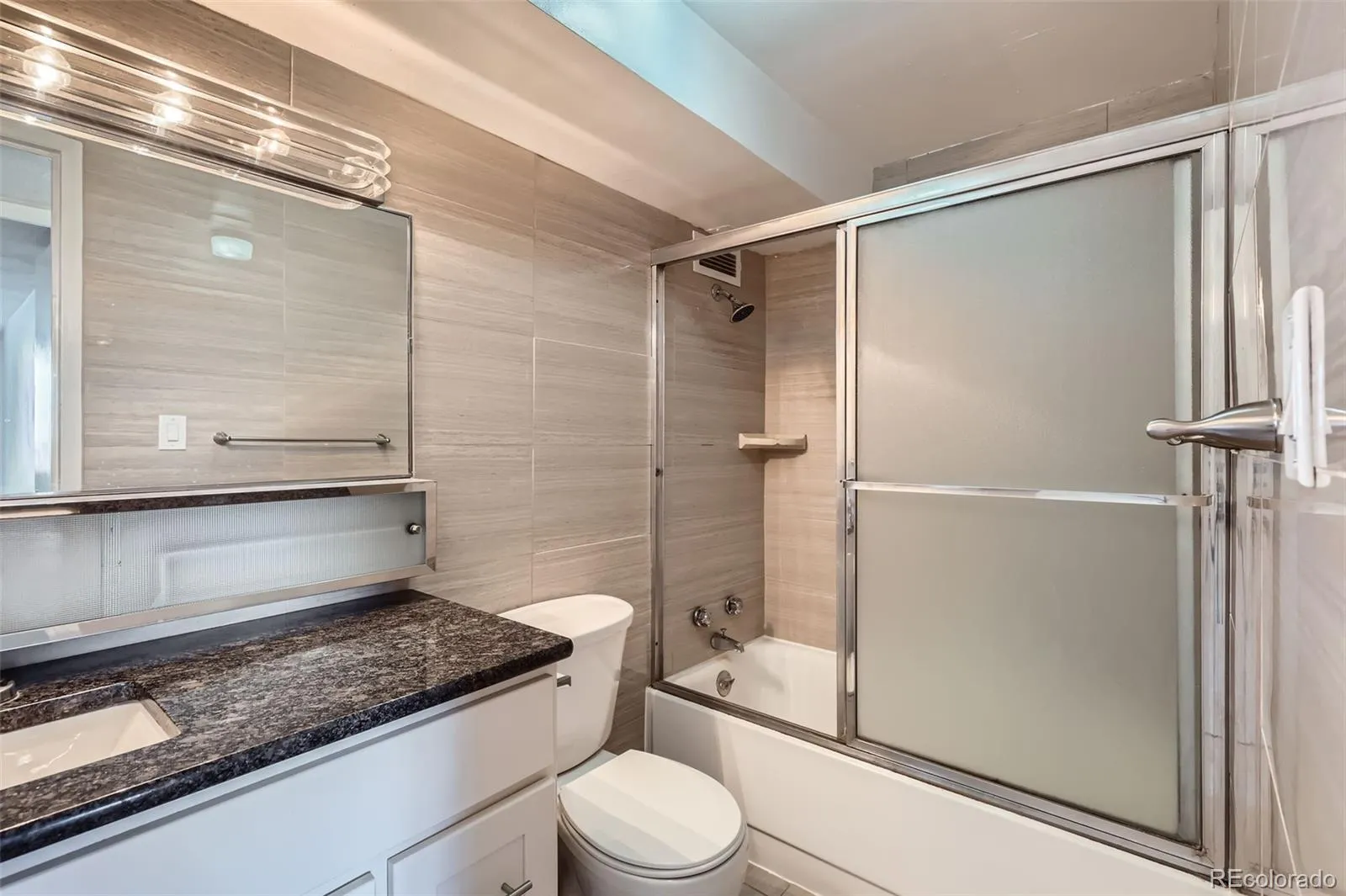 04152026003951 1600 8