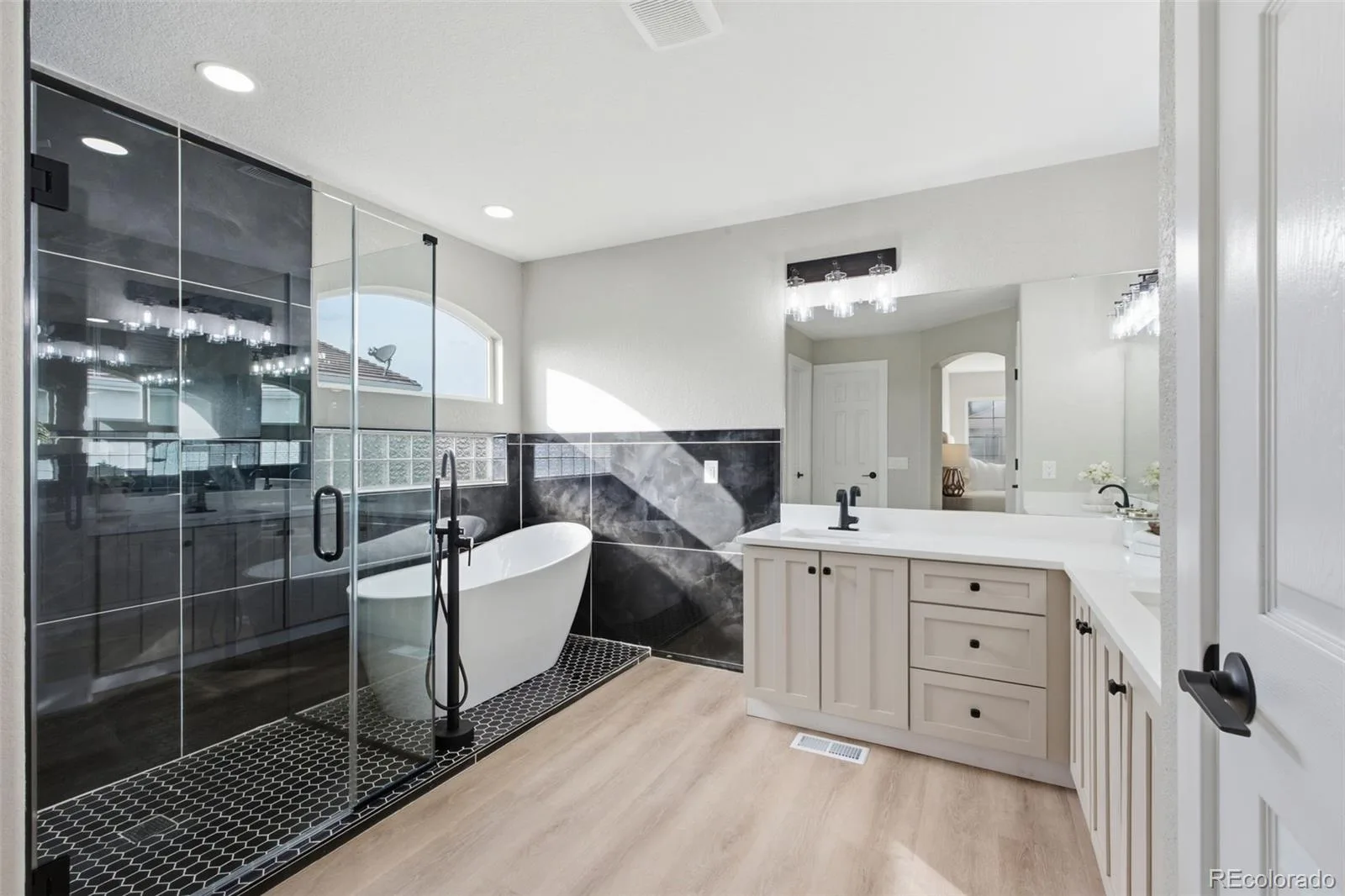 20375 E 49th Avenue Denver CO 80249 | MLS #REC5727787 10012026131643 1600 15
