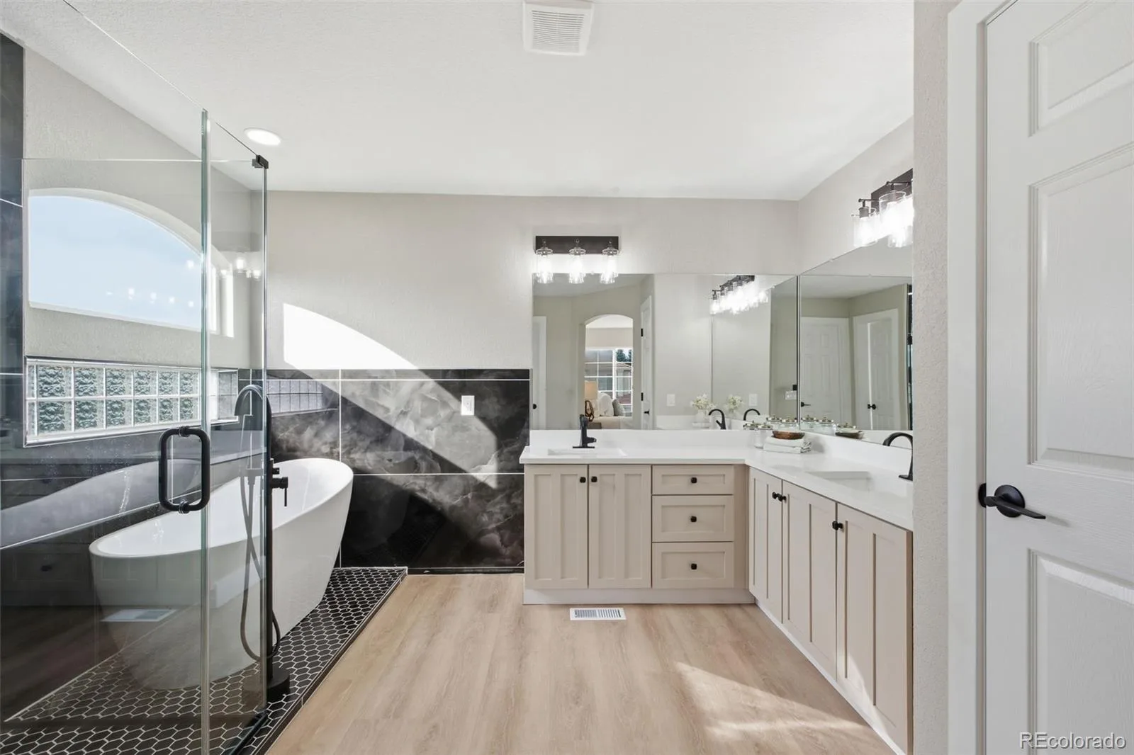 20375 E 49th Avenue Denver CO 80249 | MLS #REC5727787 10012026131643 1600 16