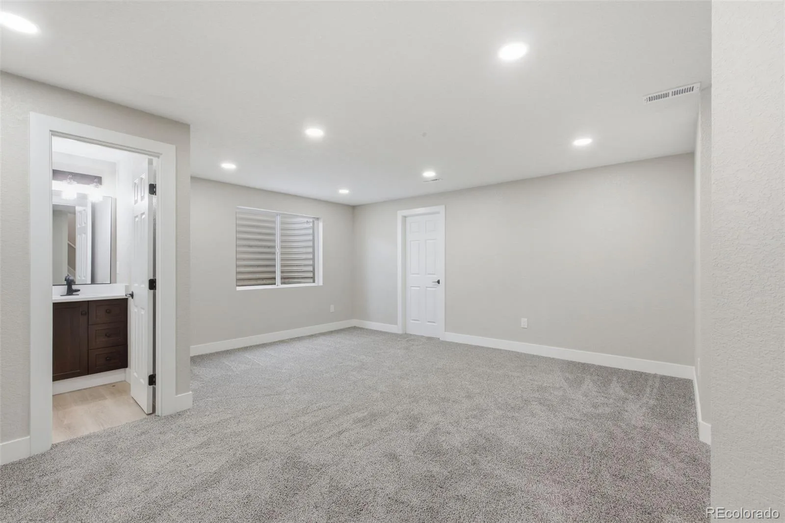 20375 E 49th Avenue Denver CO 80249 | MLS #REC5727787 10012026131643 1600 26