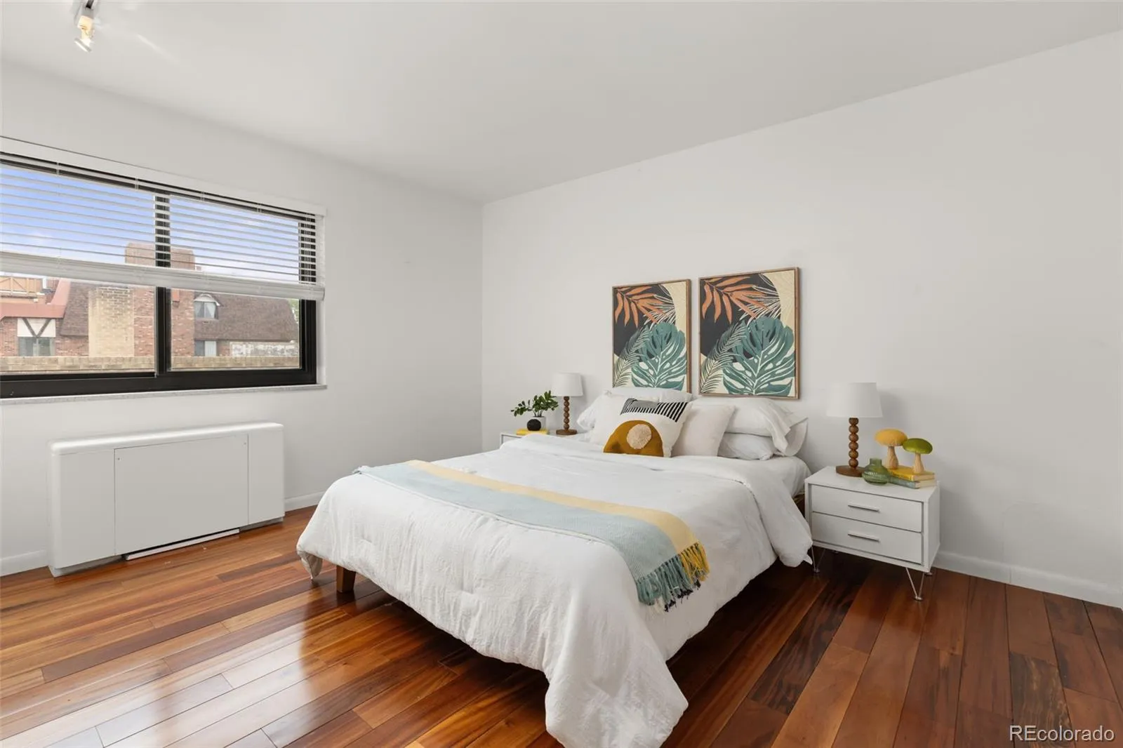 1050 N Corona Street #302 Denver CO 80218 MLS #REC5728269 05052026045853 1600 15