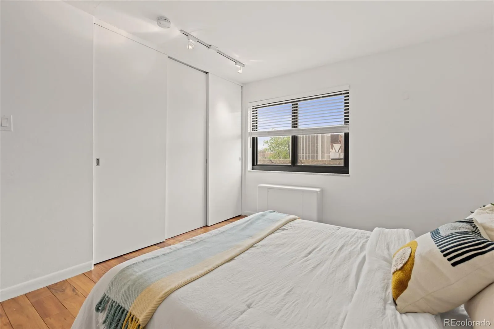 1050 N Corona Street #302 Denver CO 80218 MLS #REC5728269 05052026045853 1600 16