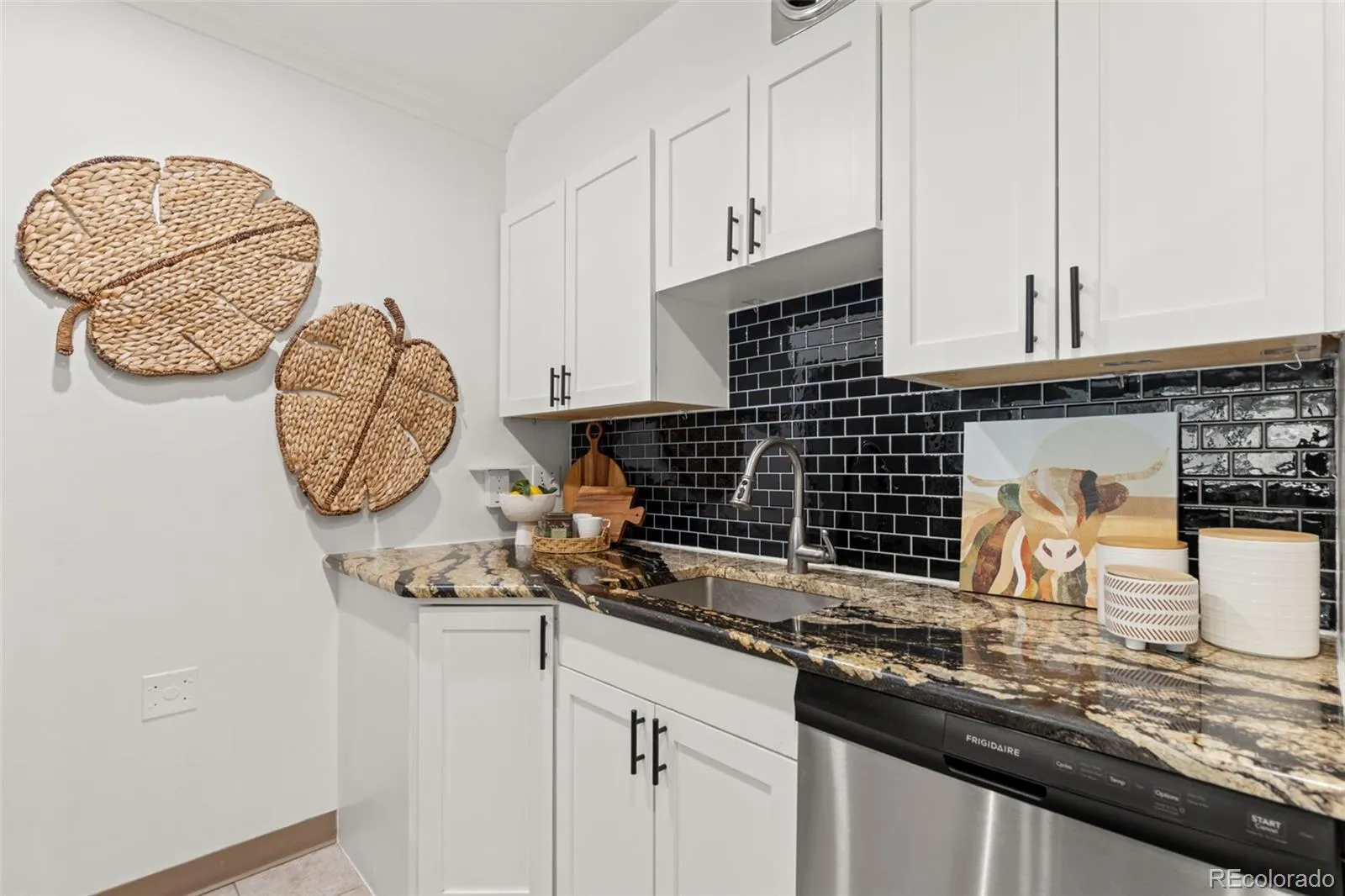 1050 N Corona Street #302 Denver CO 80218 MLS #REC5728269 05052026045853 1600 7