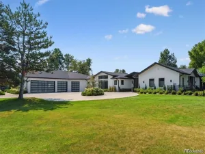 4900 Lakeshore Drive Littleton CO 80123 | MLS #REC5729777 08262026213830 300 0