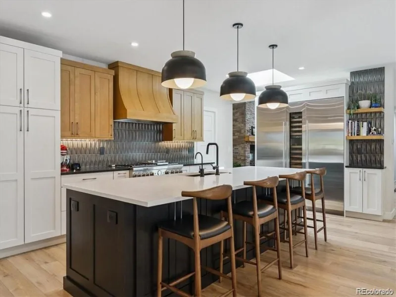 4900 Lakeshore Drive Littleton CO 80123 | MLS #REC5729777 08262026213830 800 28