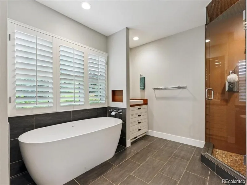 4900 Lakeshore Drive Littleton CO 80123 | MLS #REC5729777 08262026213830 800 35