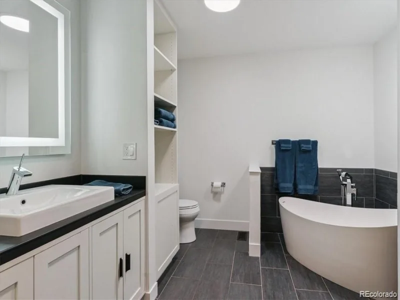 4900 Lakeshore Drive Littleton CO 80123 | MLS #REC5729777 08262026213830 800 38