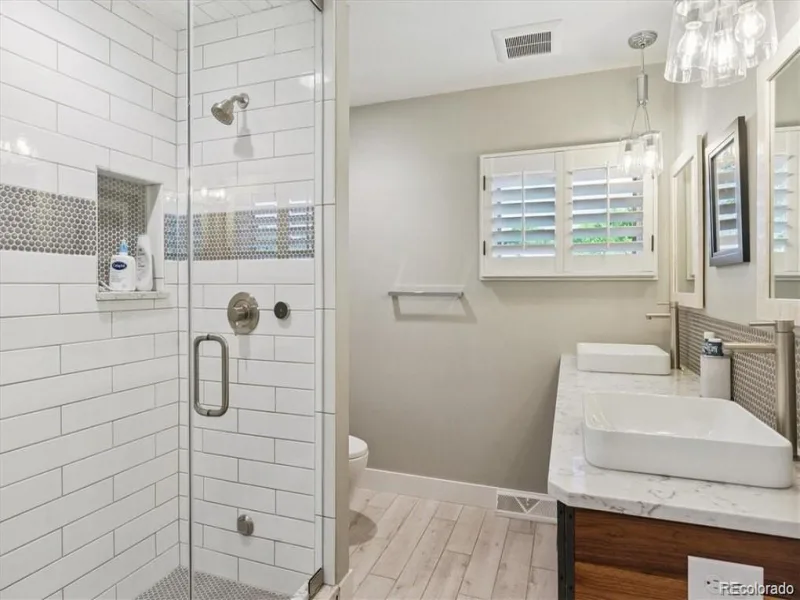4900 Lakeshore Drive Littleton CO 80123 | MLS #REC5729777 08262026213830 800 43