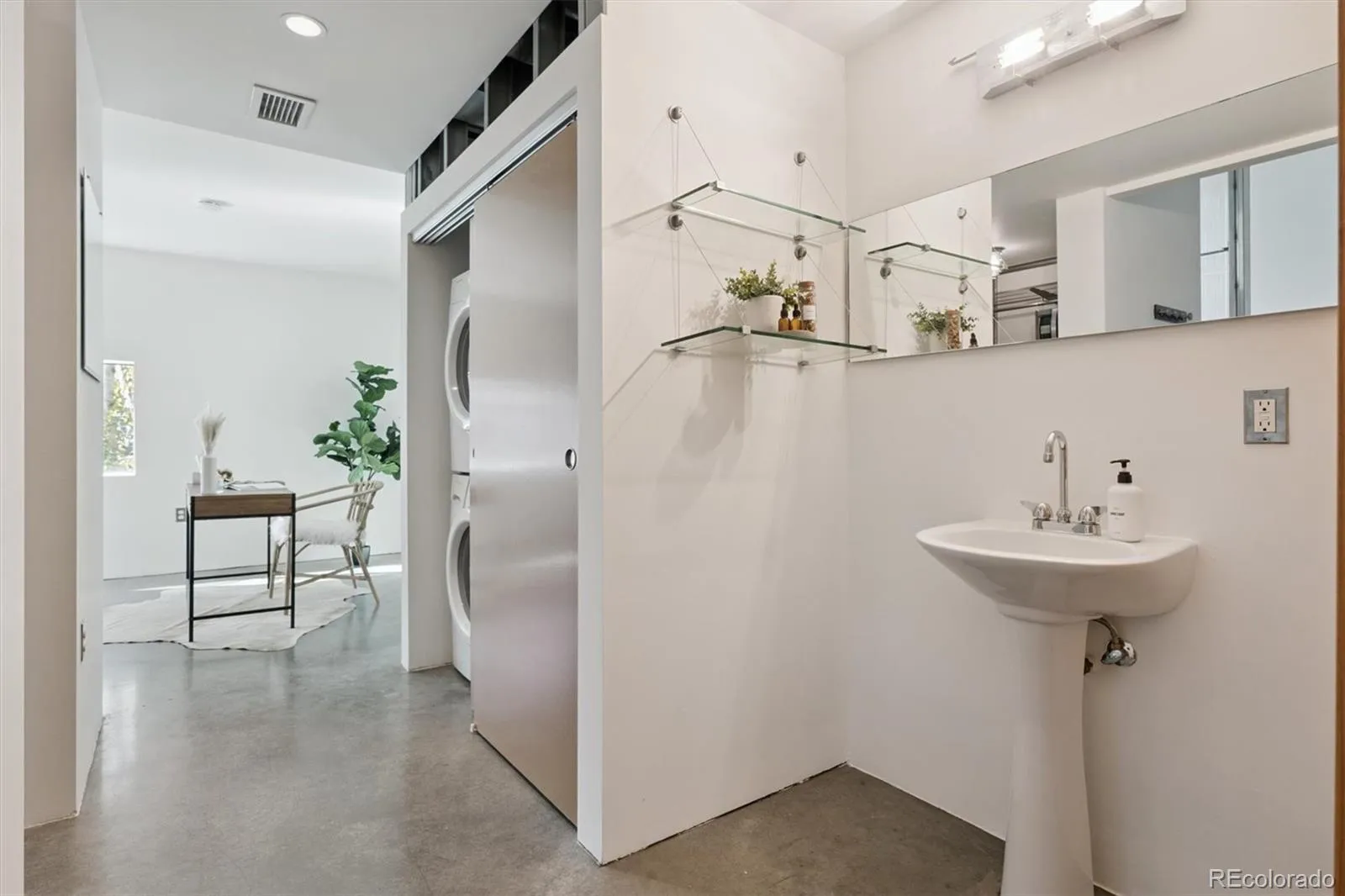 04152026151234 1600 24