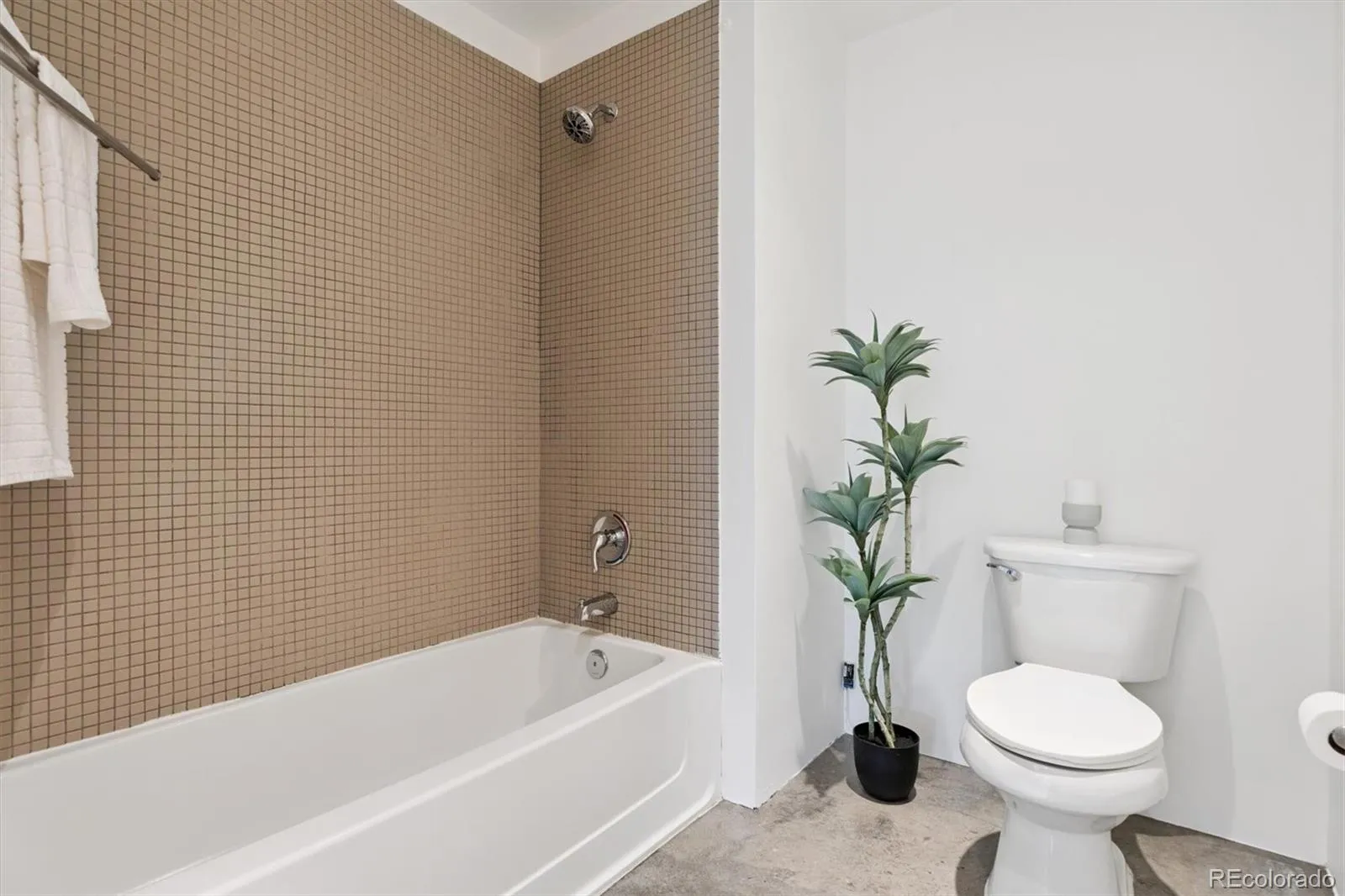 04152026151234 1600 25