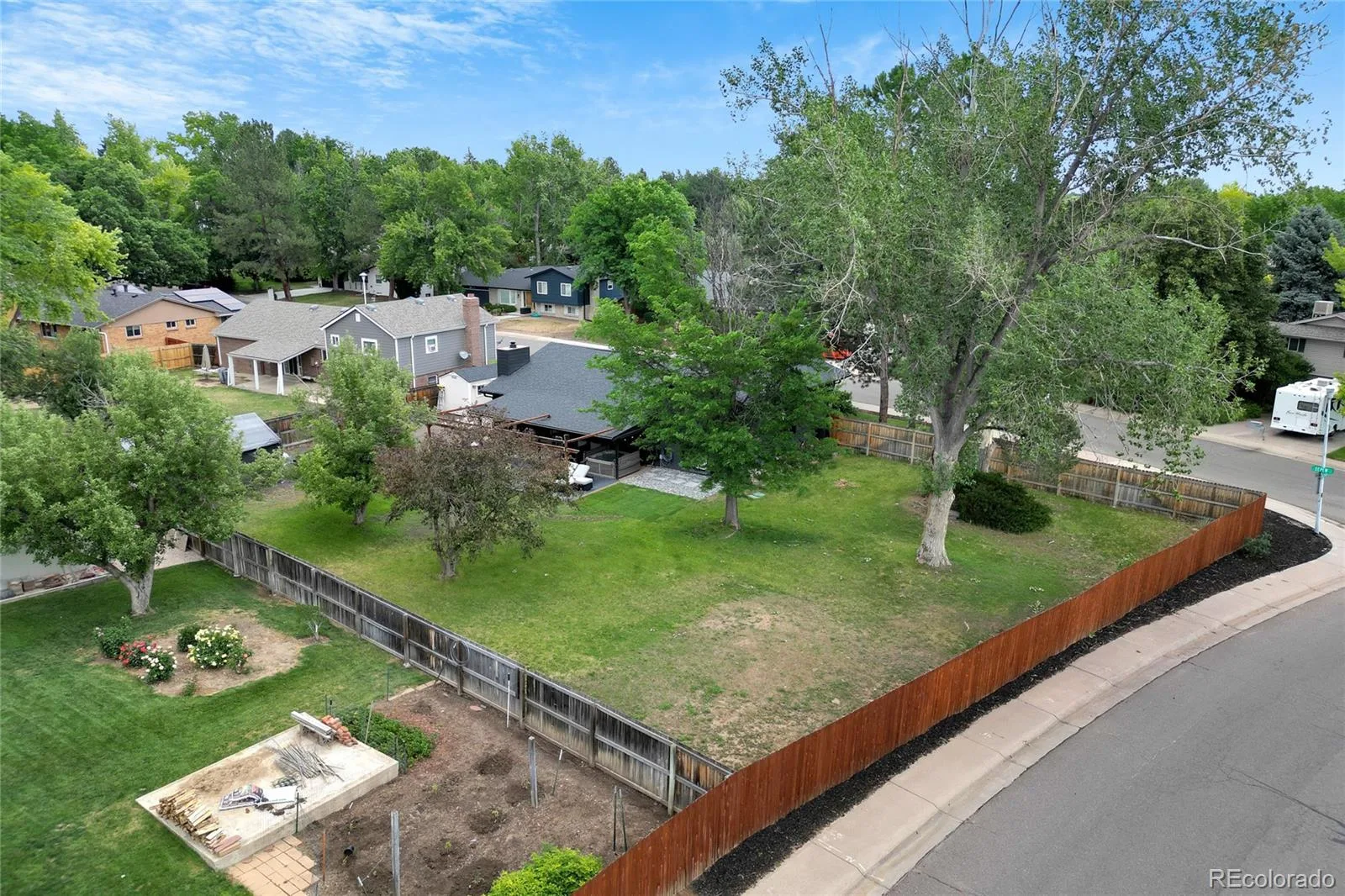 6383 S Depew Court Littleton CO 80123 | MLS #REC5735692 07062026044413 1600 36