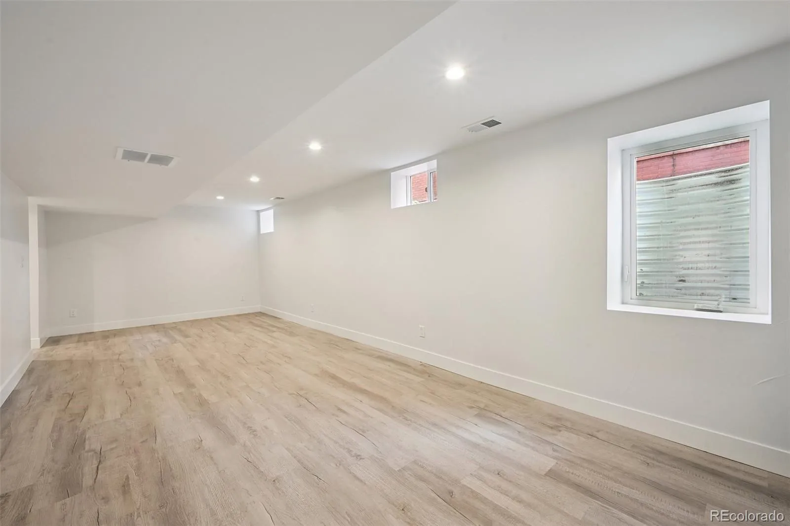 04102026170205 1600 18