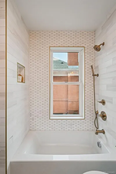 04102026170205 800 12