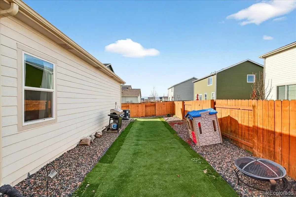 7227 Vermillion Street Frederick CO 80530 | MLS #REC5736901 03292026130125 1200 21