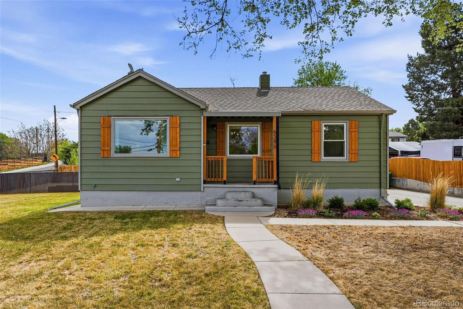 5390 Primrose Lane Denver CO 80221 MLS #REC5737815 05022026052423 1600 0