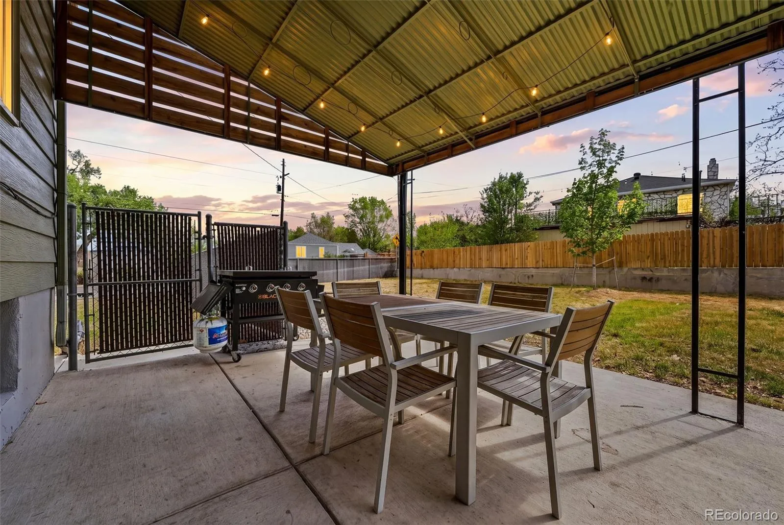 5390 Primrose Lane Denver CO 80221 MLS #REC5737815 05022026052423 1600 19