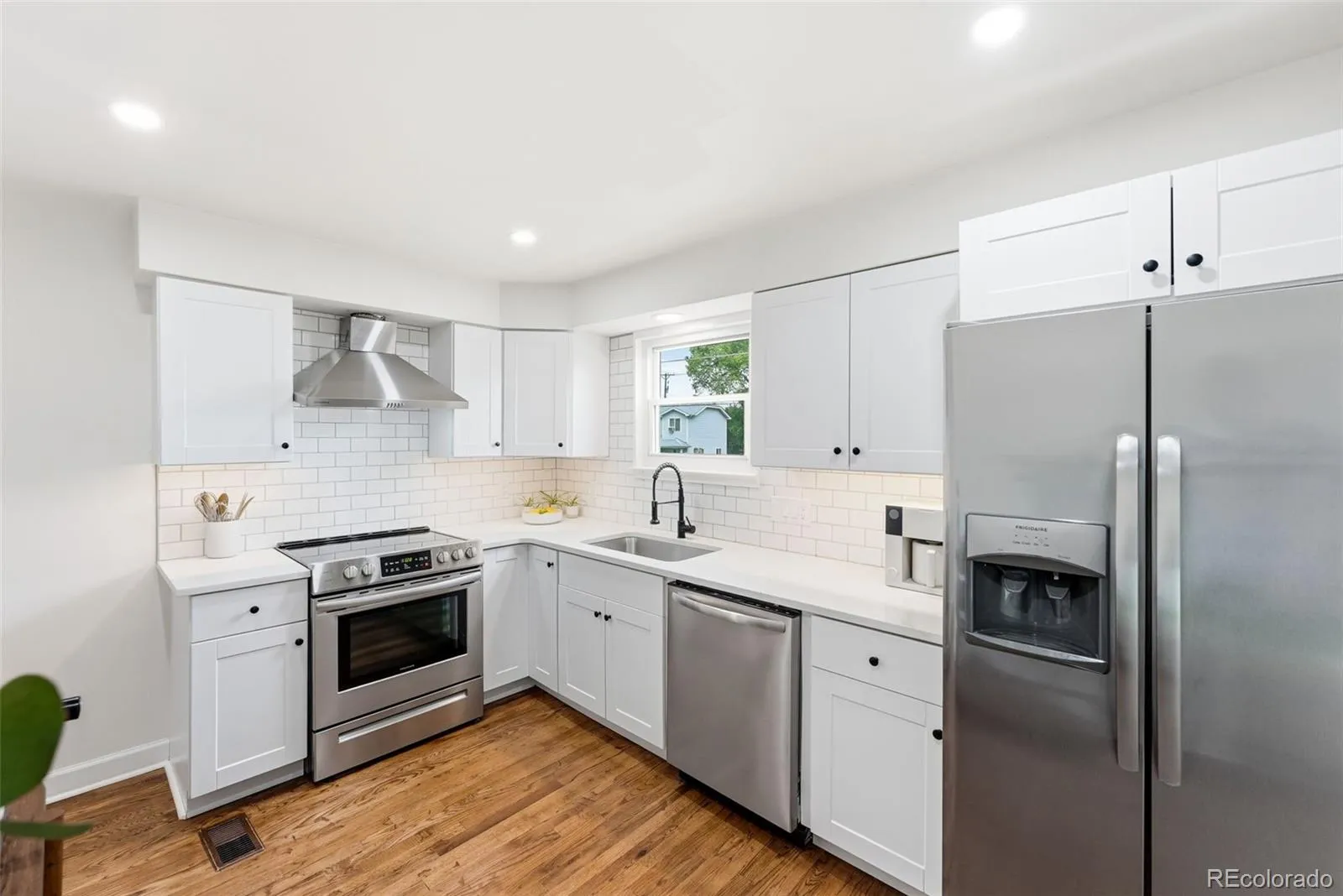 5390 Primrose Lane Denver CO 80221 MLS #REC5737815 05022026052423 1600 9