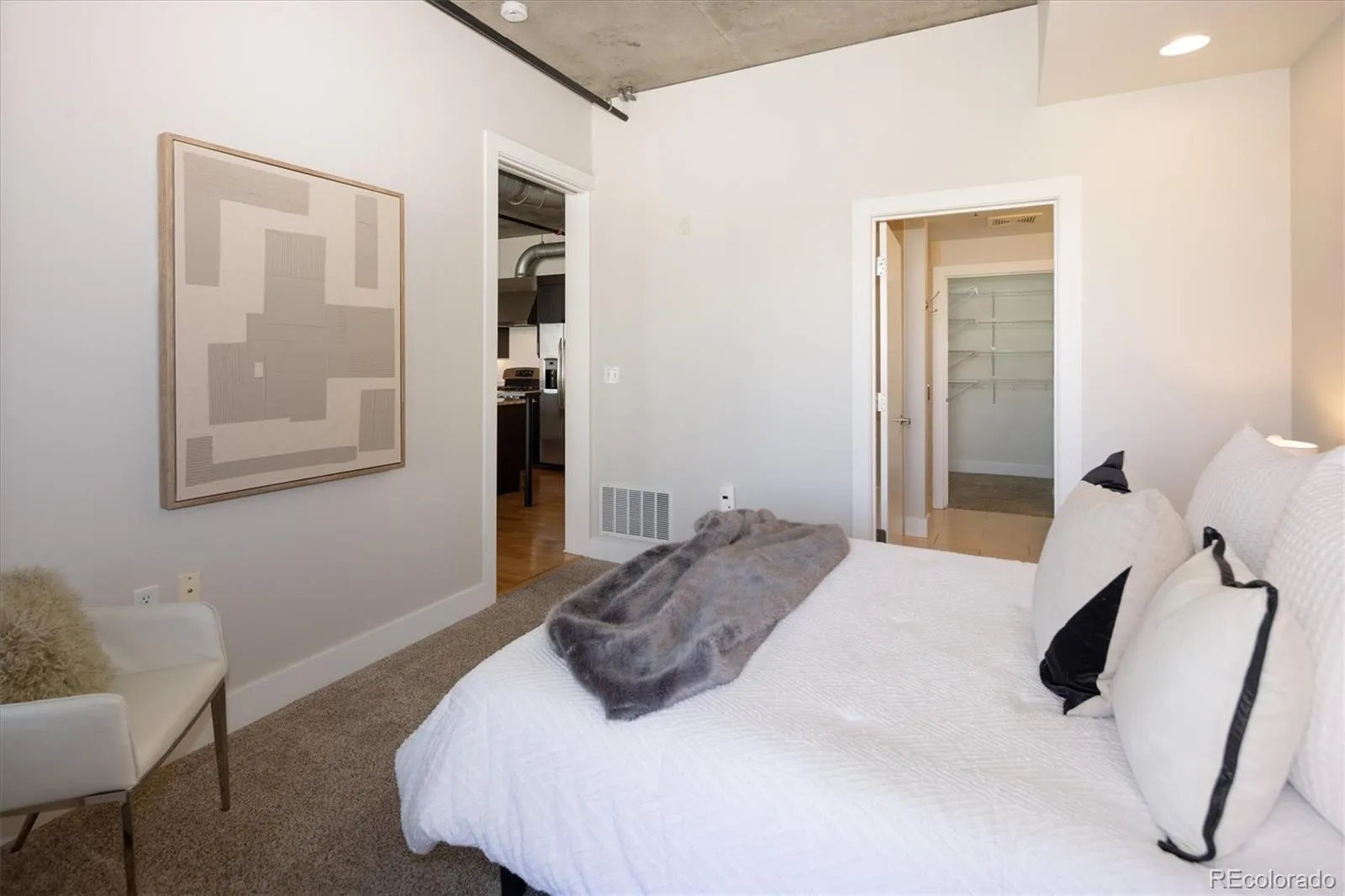 04092026223720 1600 22