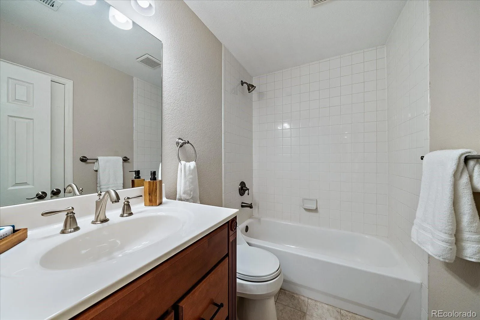 8385 Deframe Court Arvada CO 80005 | MLS #REC5738270 08082026005802 1600 29