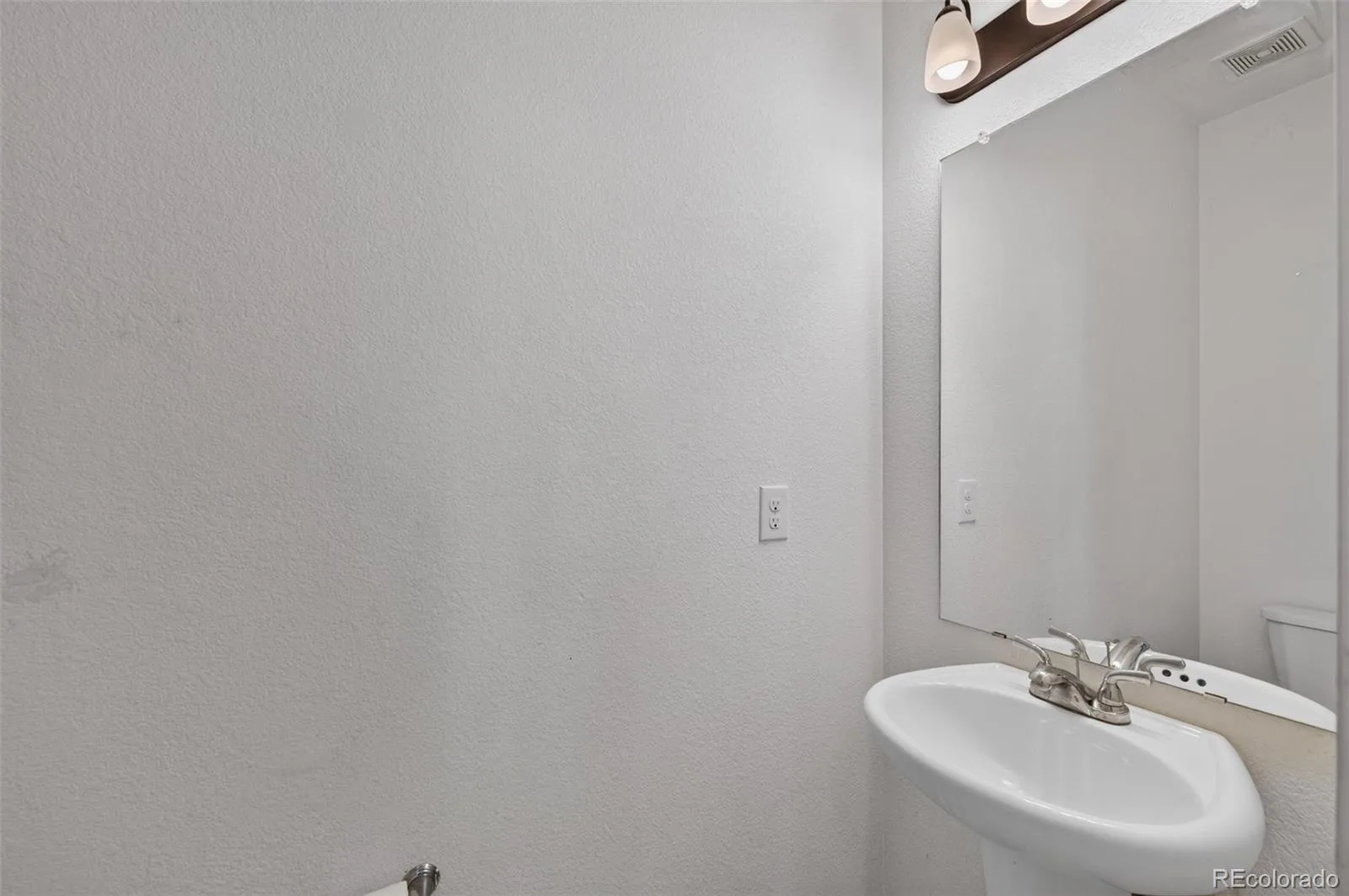 19133 E 54th Place Denver CO 80249 | MLS #REC5743590 08232026005406 1600 12