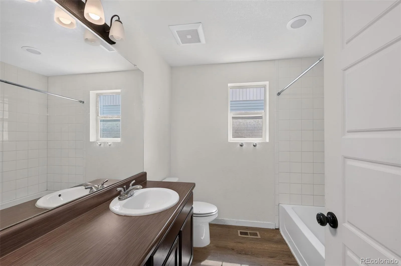 19133 E 54th Place Denver CO 80249 | MLS #REC5743590 08232026005406 1600 31