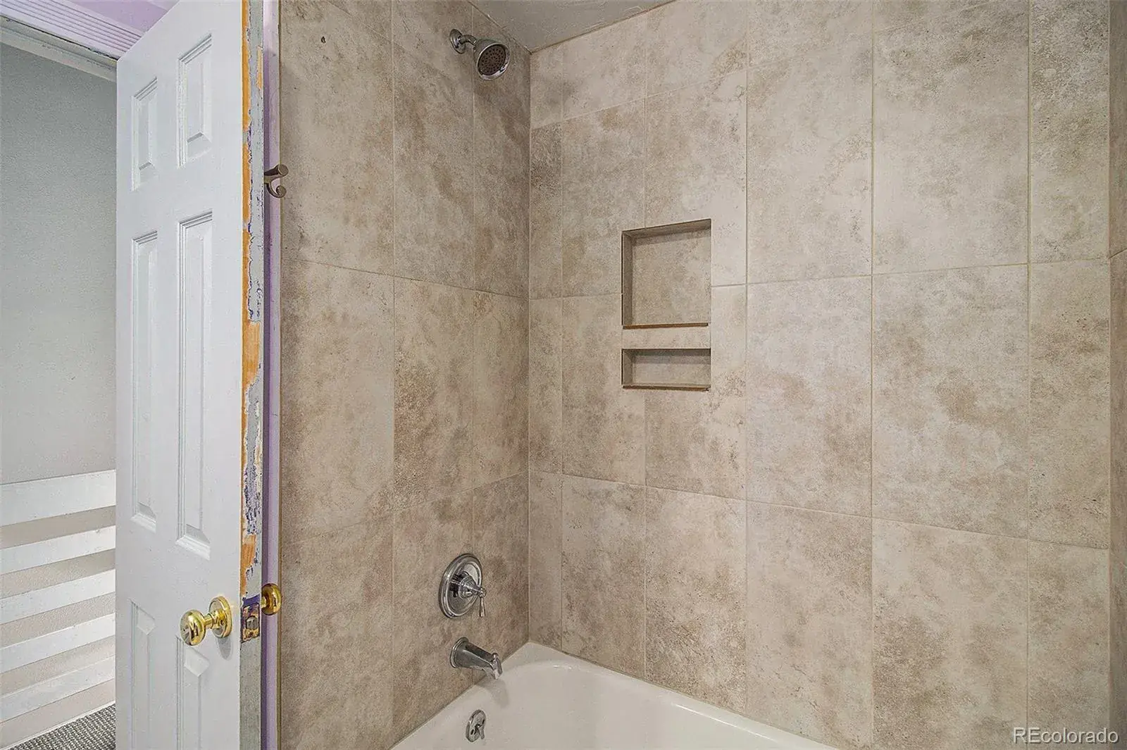 718 Julian Circle Lafayette CO 80026 MLS #REC5743746 02052026181907 1600 9
