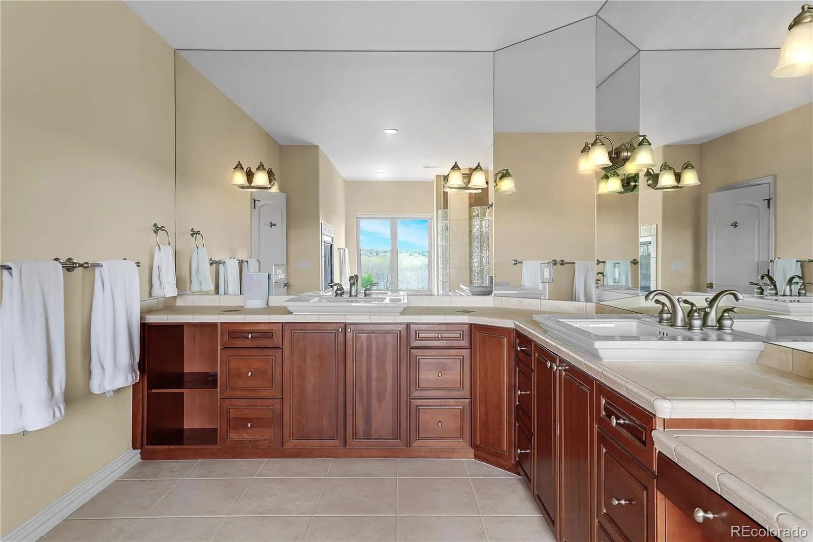 4358 W Hinsdale Avenue Littleton CO 80128 MLS #REC5746094 05252026211851 1600 20