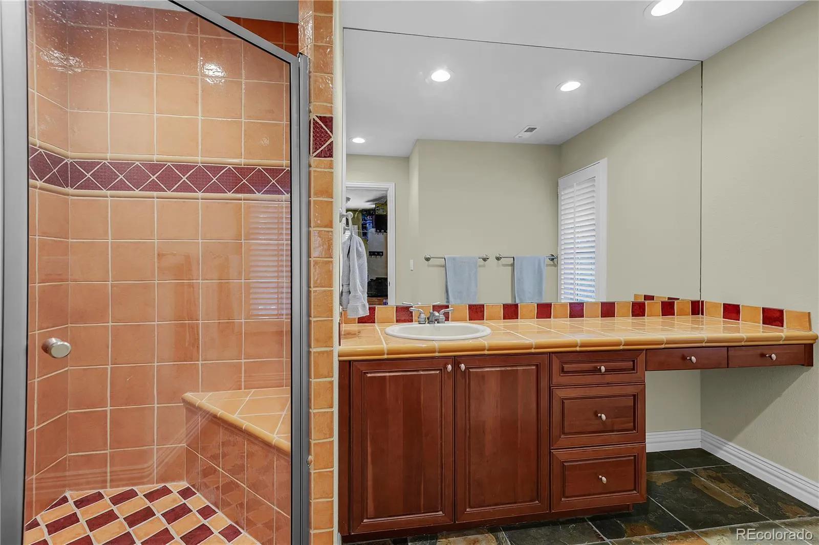 4358 W Hinsdale Avenue Littleton CO 80128 MLS #REC5746094 05252026211851 1600 31
