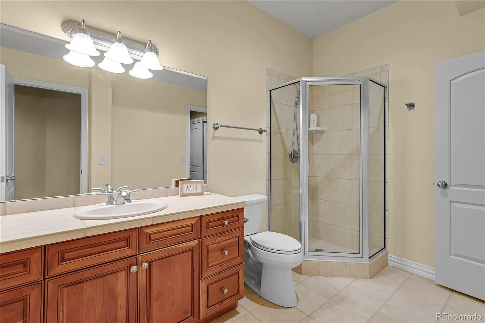 4358 W Hinsdale Avenue Littleton CO 80128 MLS #REC5746094 05252026211851 1600 38