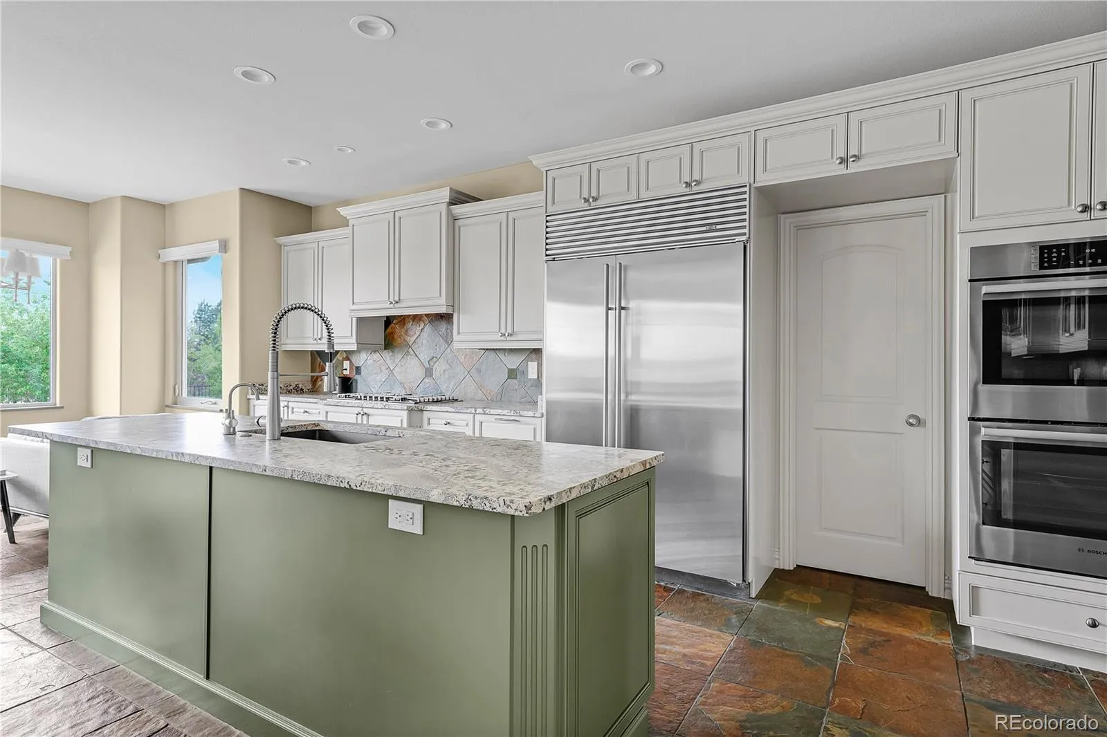 4358 W Hinsdale Avenue Littleton CO 80128 MLS #REC5746094 05252026211851 1600 9