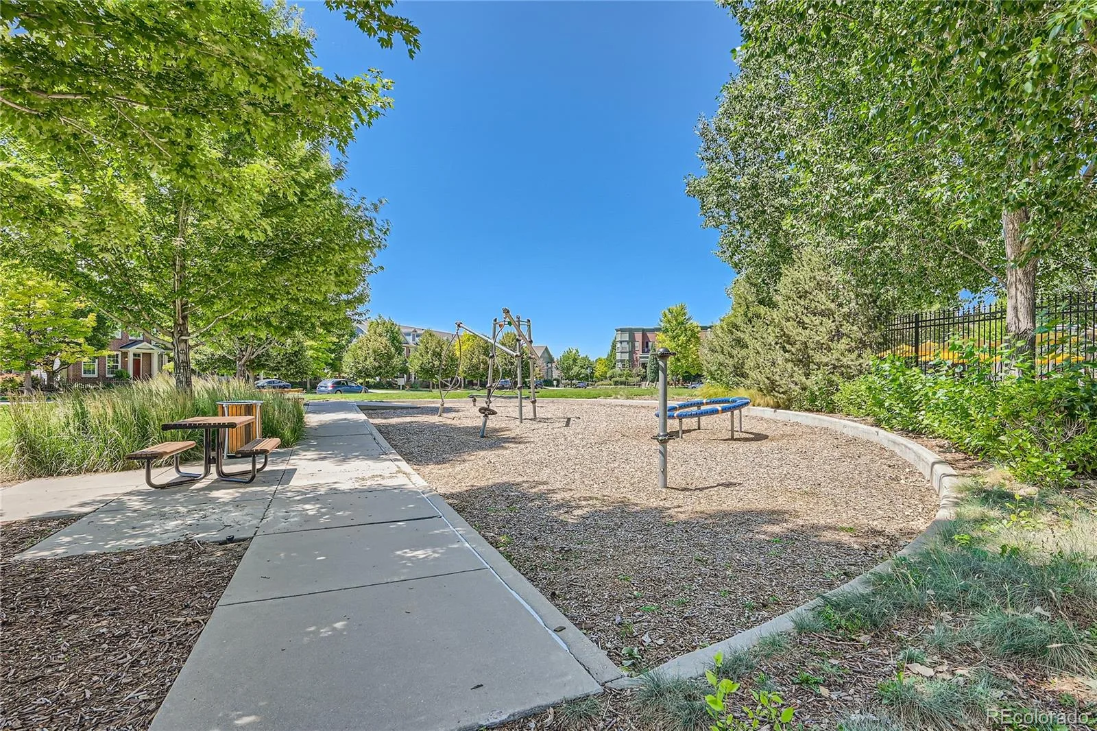9731 E 34th Place Denver CO 80238 | MLS #REC5747109 08282026222909 1600 39