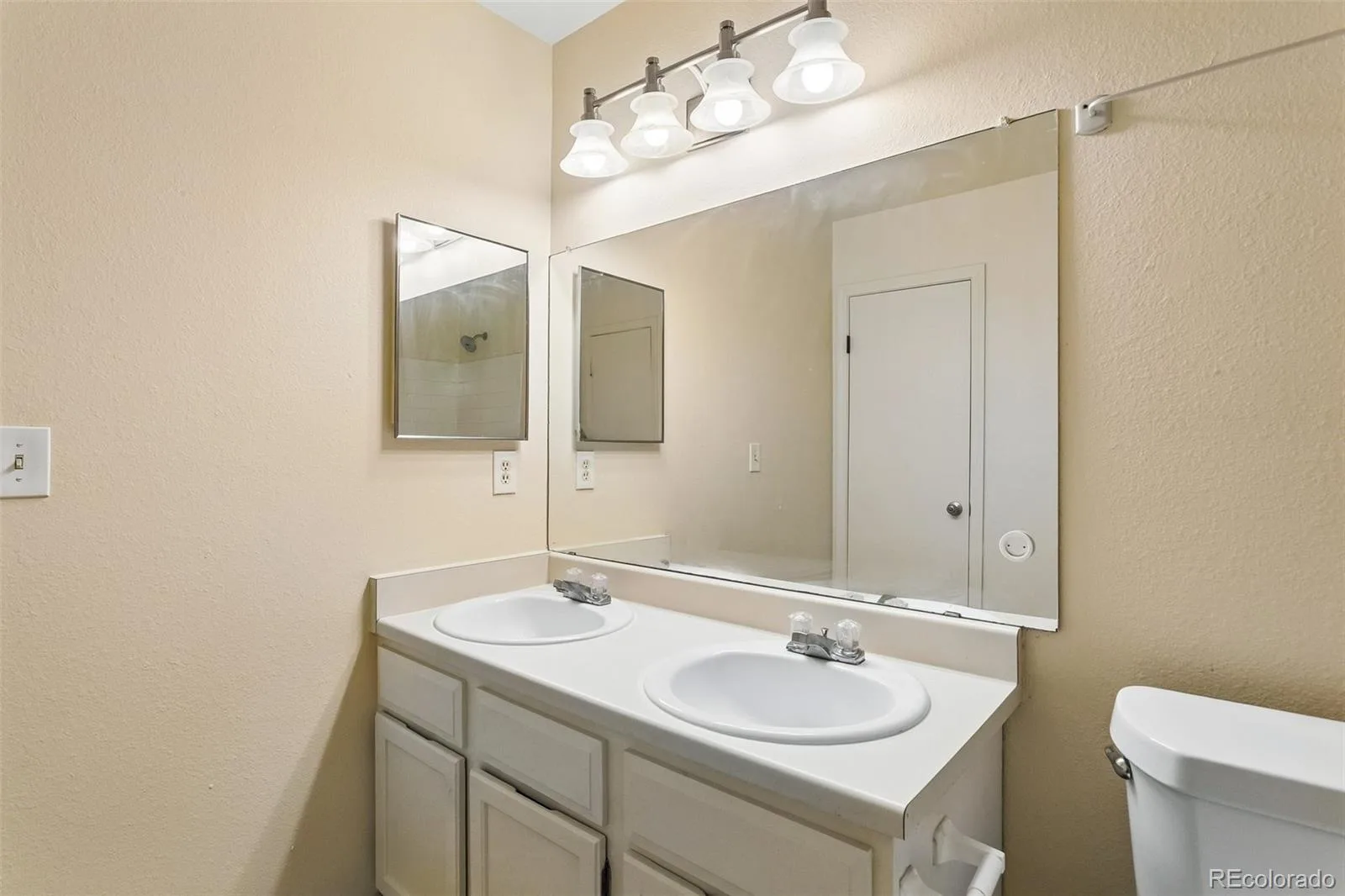 7474 E Arkansas Avenue #26-03 Denver CO 80231 MLS #REC5747804 06062026164929 1600 19