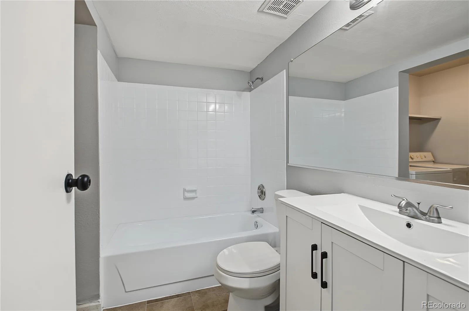 18105 E Ohio Avenue #104 Aurora CO 80017 | MLS #REC5748184 09232026005732 1600 10