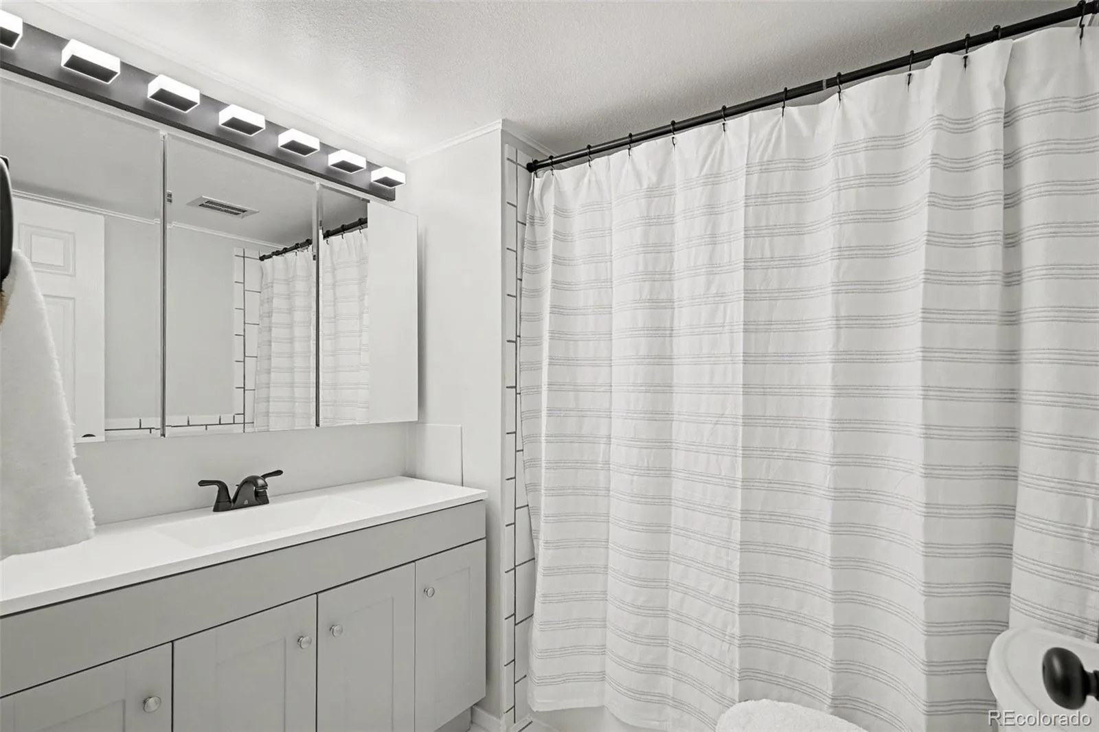 3343 S Monaco Street Parkway #C Denver CO 80222 | MLS #REC5749060 09242026053250 1600 12