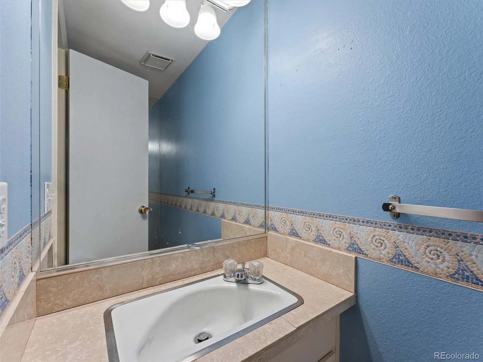 7995 E Mississippi Avenue #D7 Denver CO 80247 MLS #REC5752022 06222026185433 1600 23
