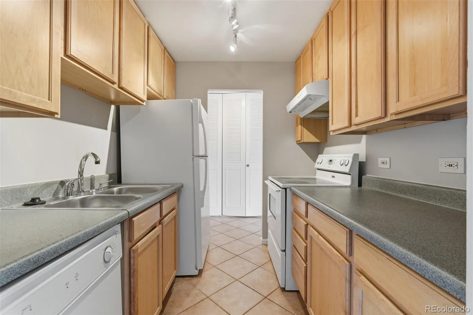 955 Eudora Street #1105 Denver CO 80220 MLS #REC5752273 04292026165405 1600 3