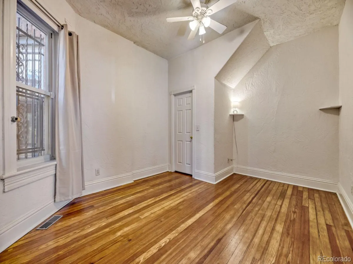 04052026220734 1200 10