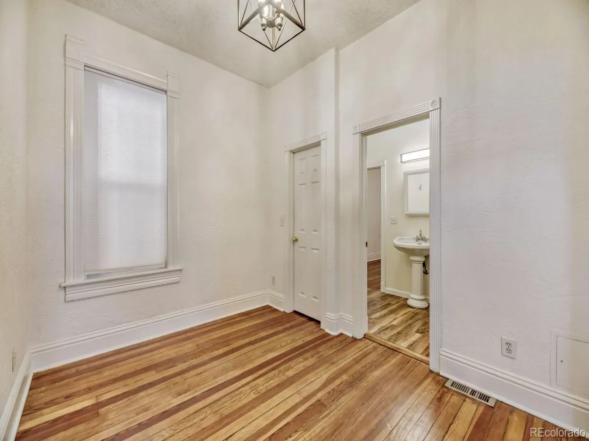 04052026220734 1200 14