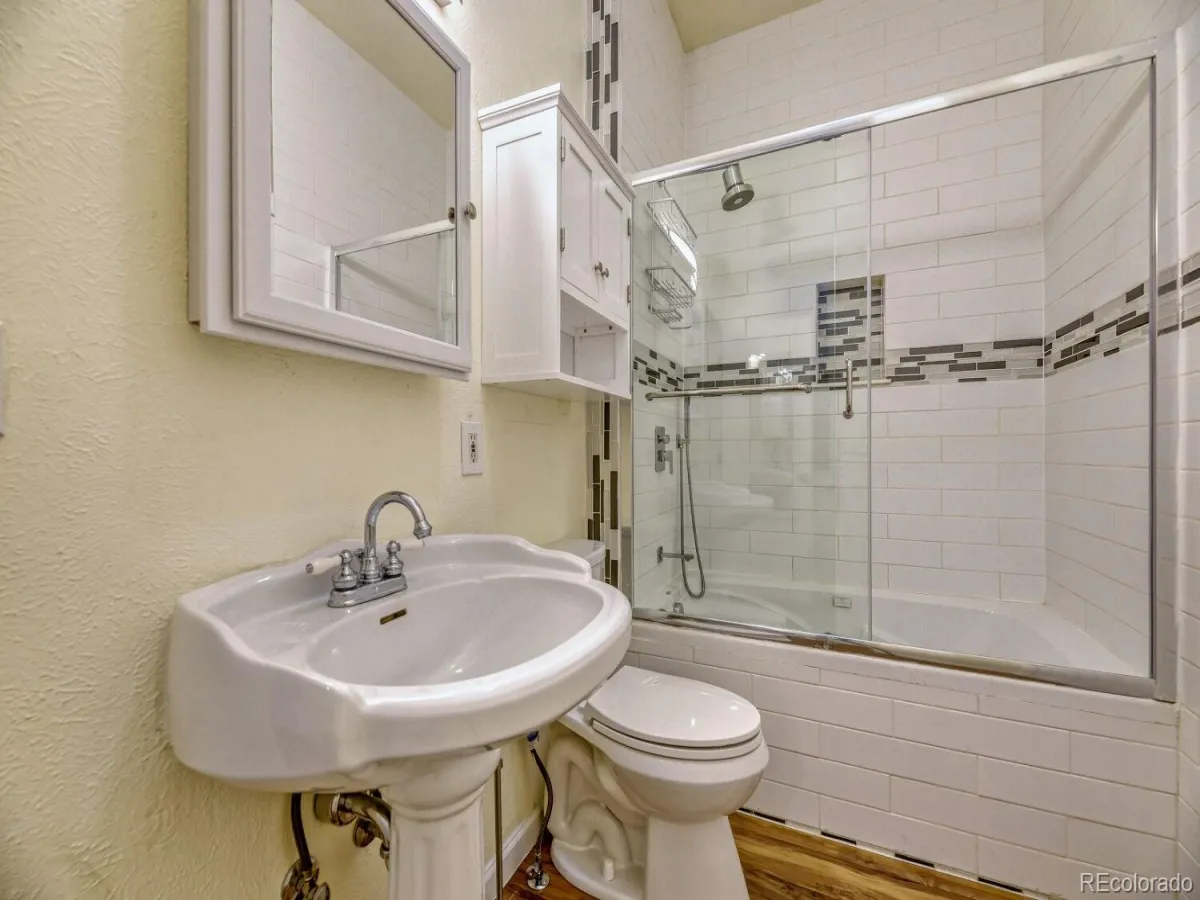 04052026220734 1200 15