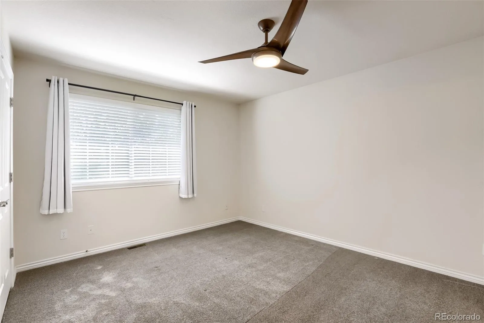 2054 Falcon Drive Longmont CO 80503 | MLS #REC5758478 08172026182519 1600 21