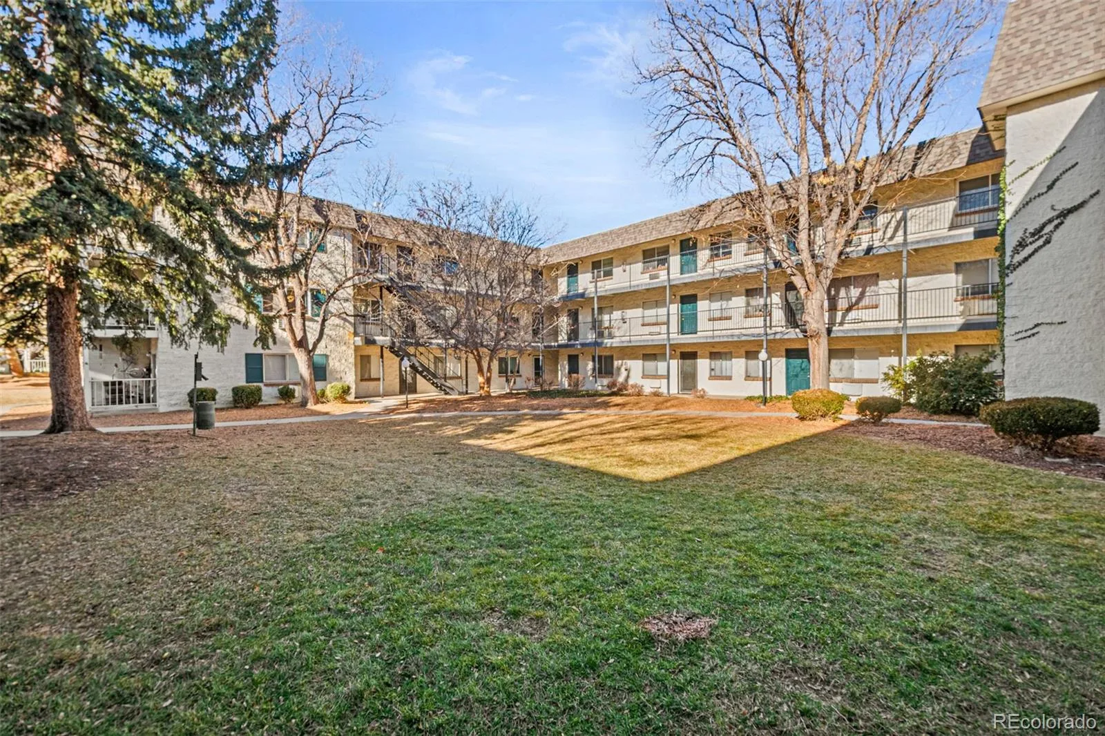 2225 S Jasmine Street #217 Denver CO 80222 MLS #REC5758758 07072026153840 1600 31