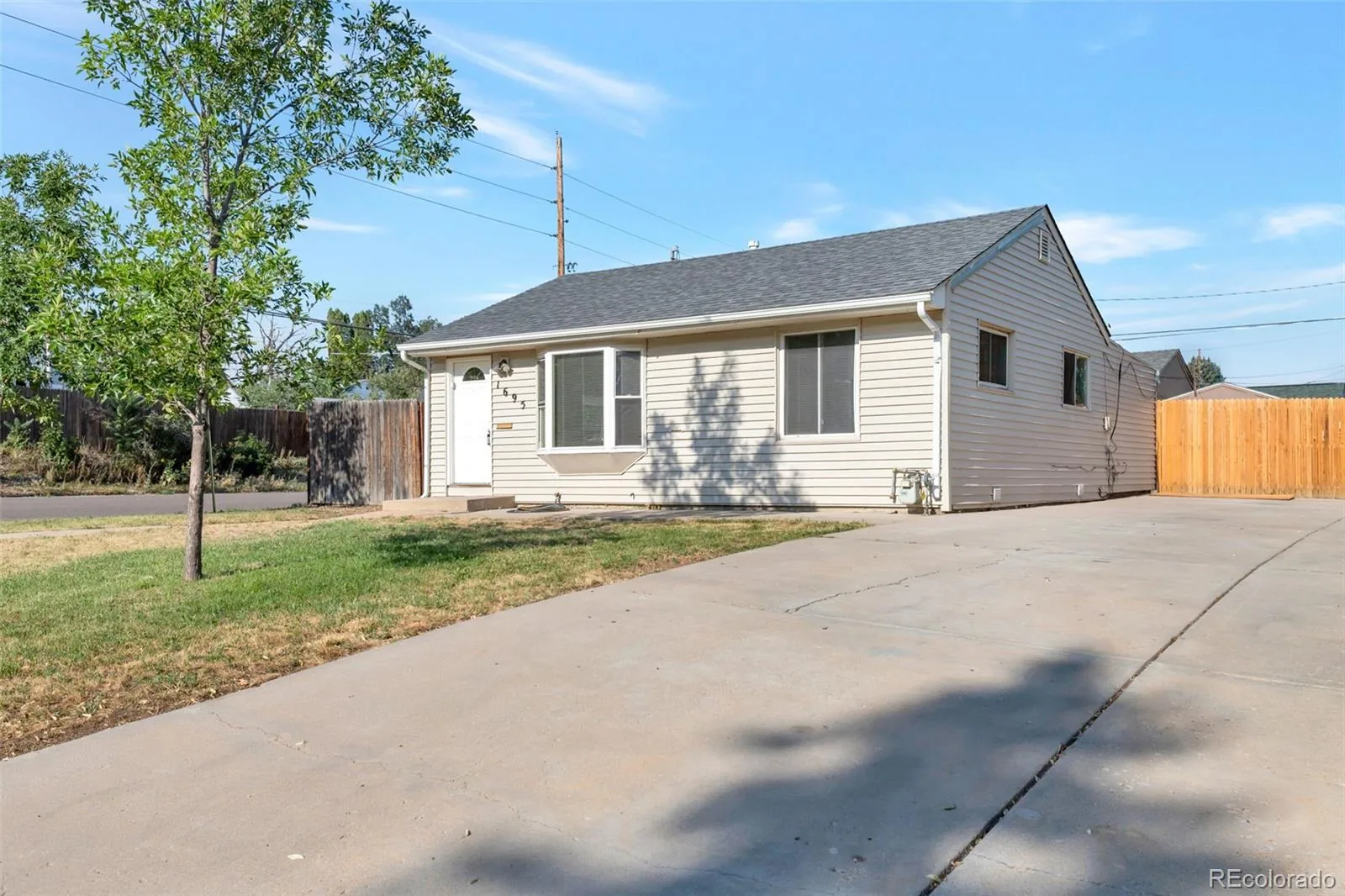 1695 S Raritan Street Denver CO 80223 | MLS #REC5759097 08032026071156 1600 1