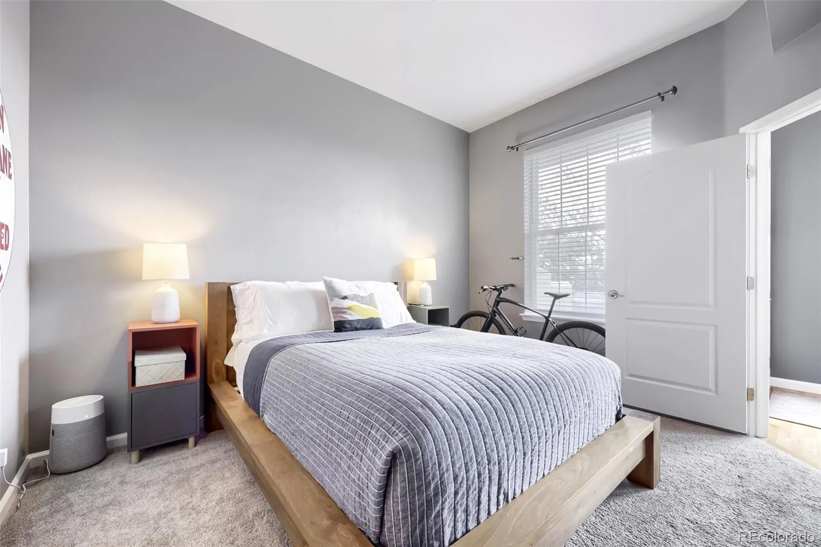 04162026212133 1600 12