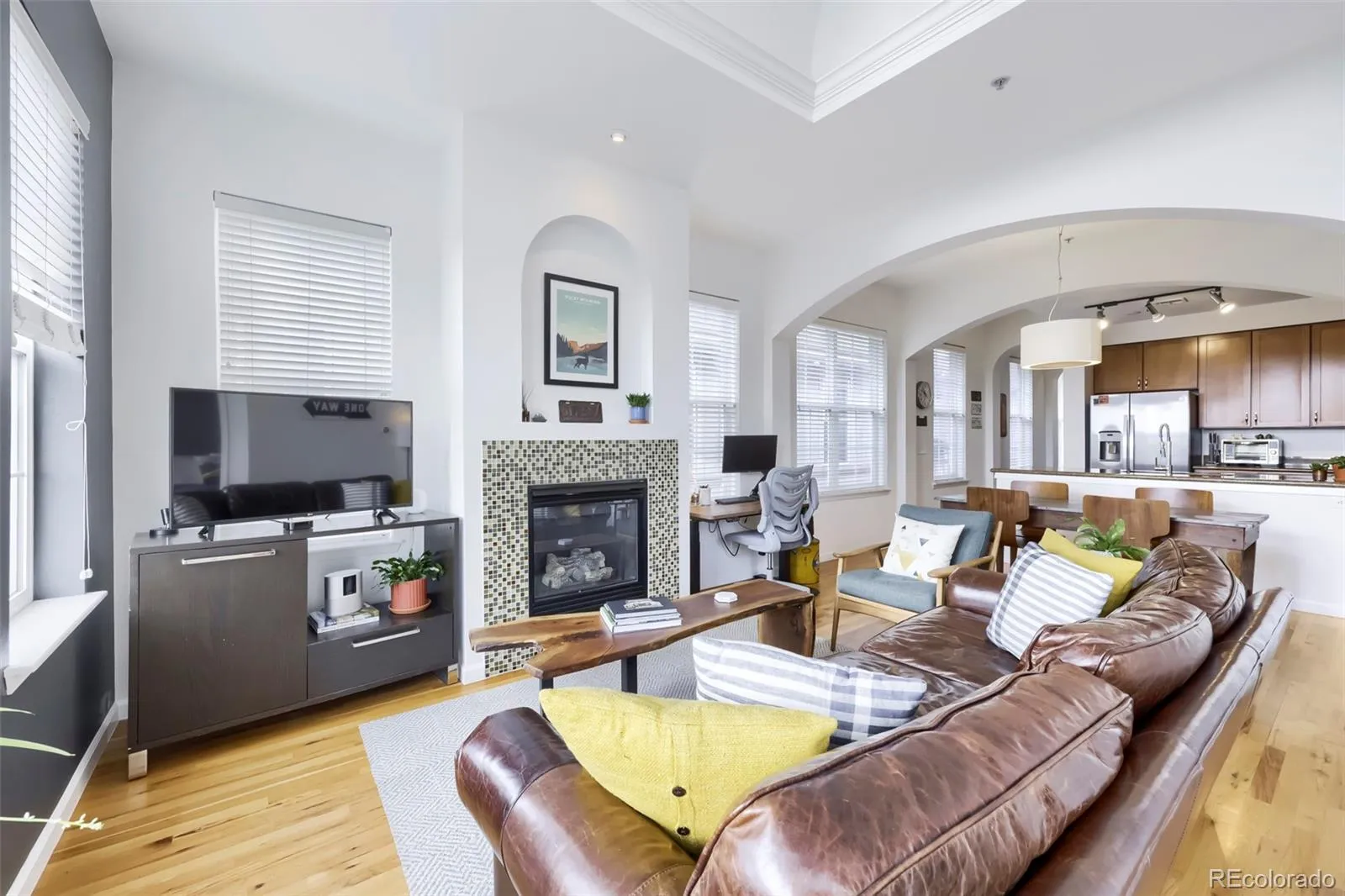 04162026212133 1600 6