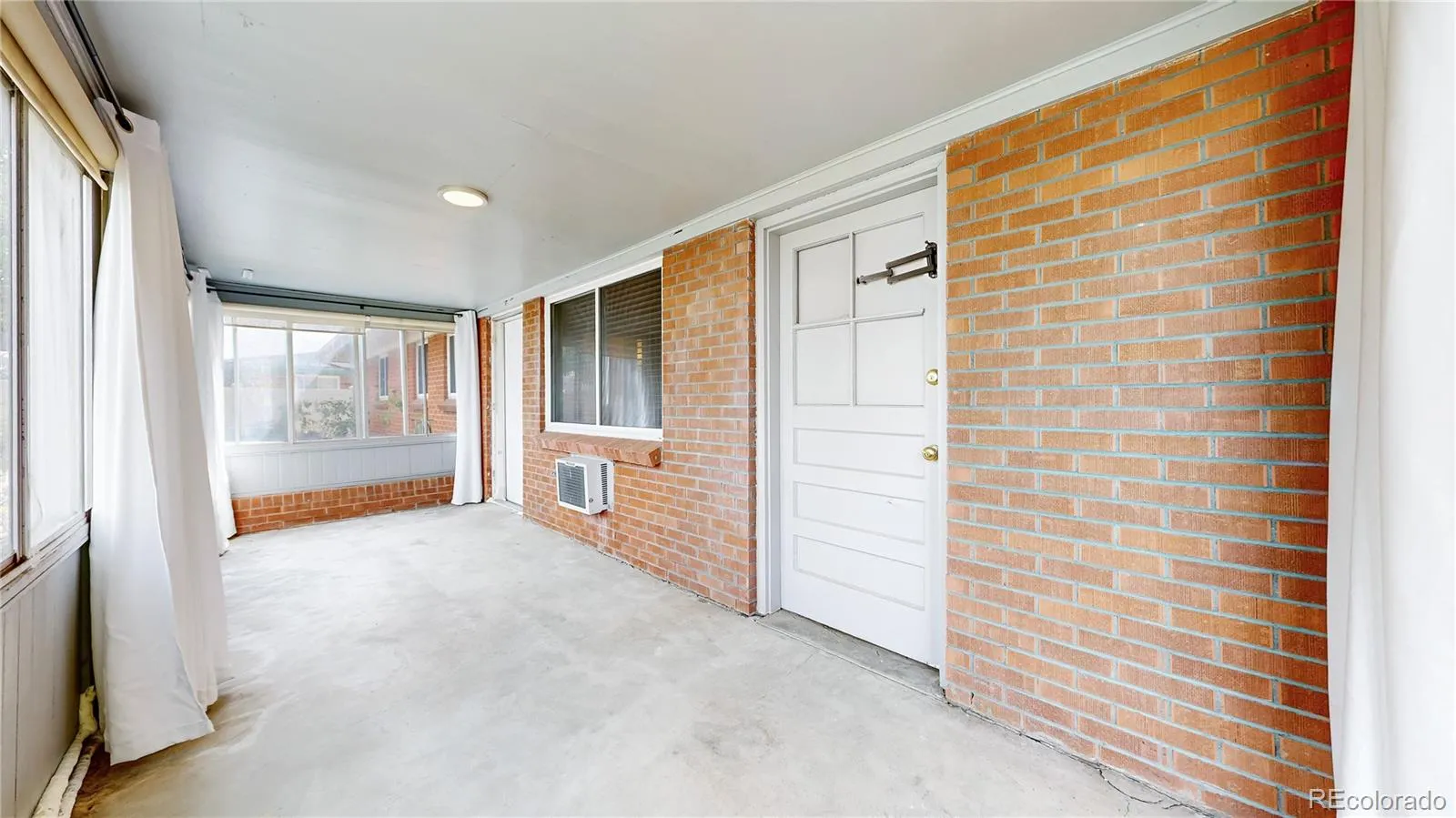 359 Quentin Street Aurora CO 80011 MLS #REC5760402 05052026225510 1600 13