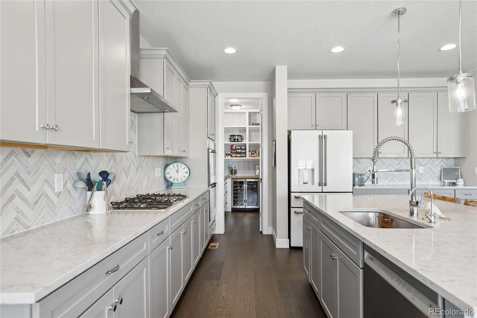 7125 S Uriah Street Aurora CO 80016 MLS #REC5760647 06102026184952 1600 10