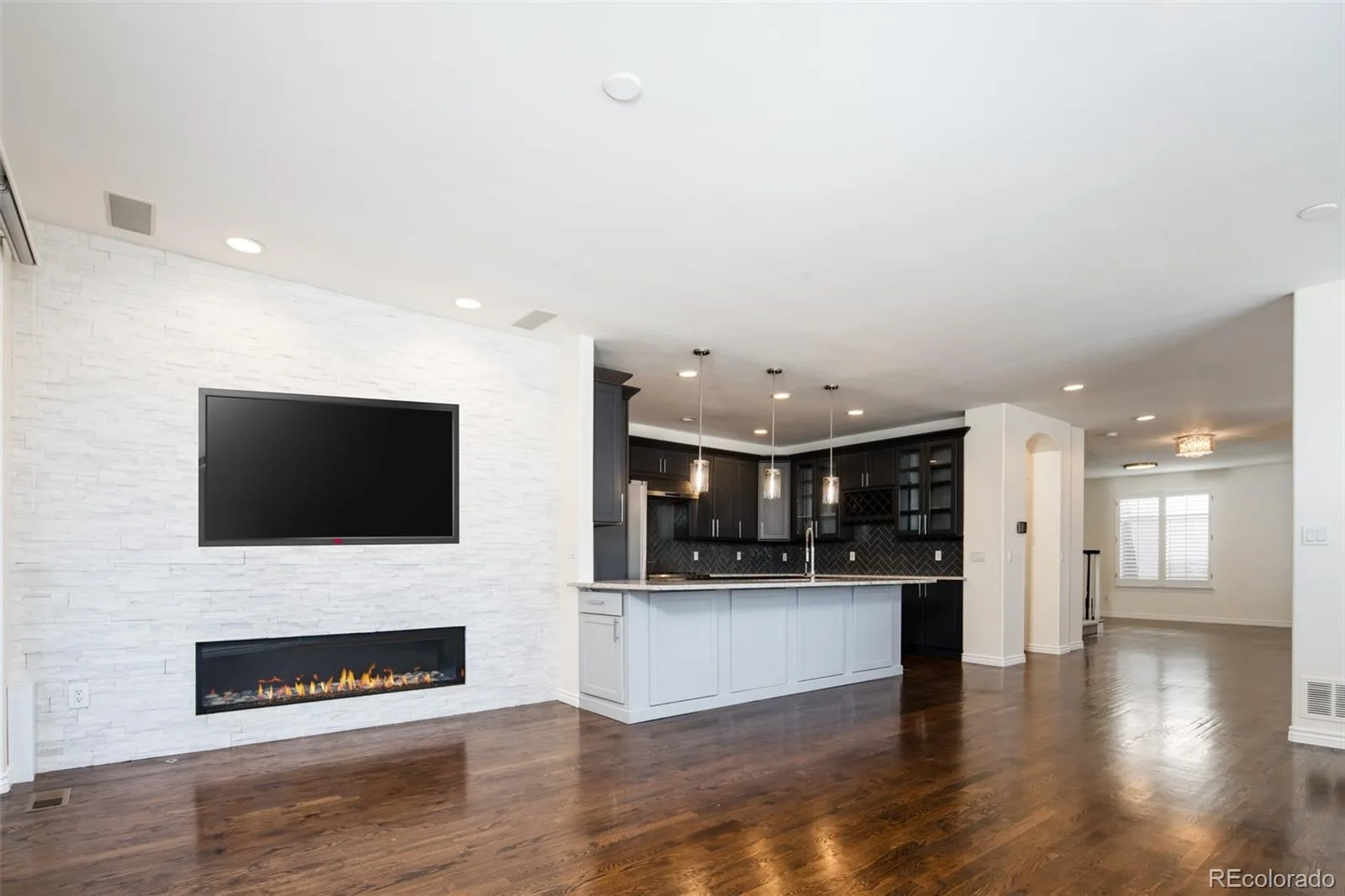 335 N Josephine Street #A Denver CO 80206 MLS #REC5761507 06092026161942 1600 14