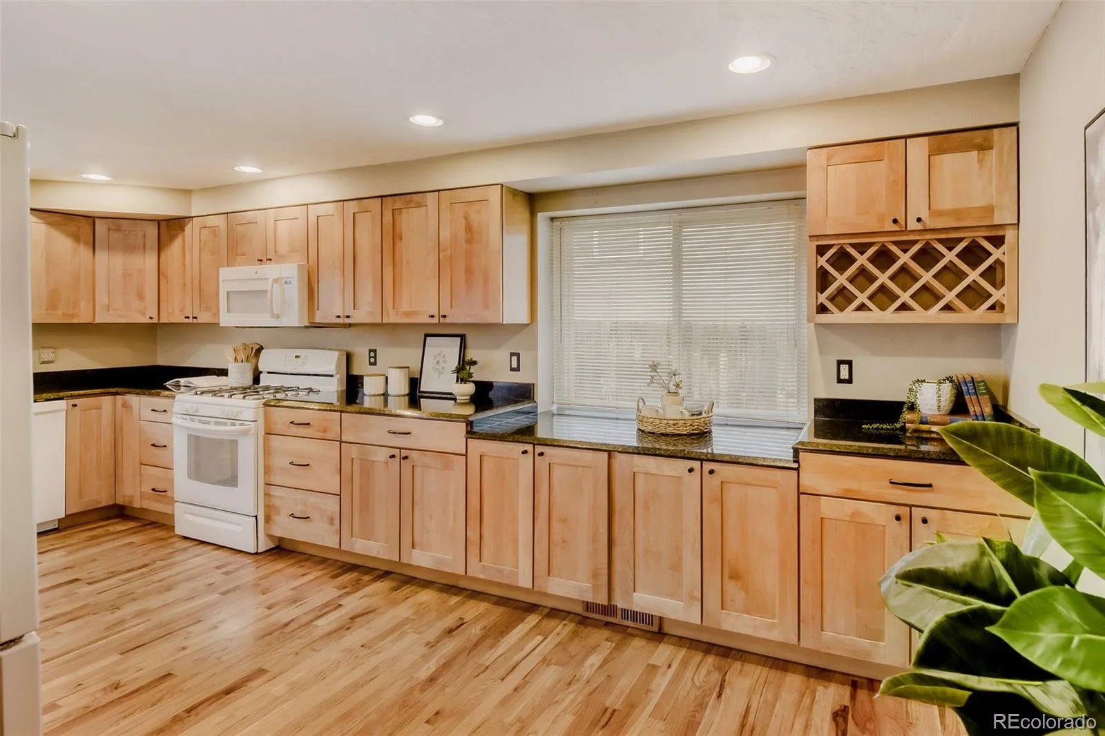 04222026200325 1600 3