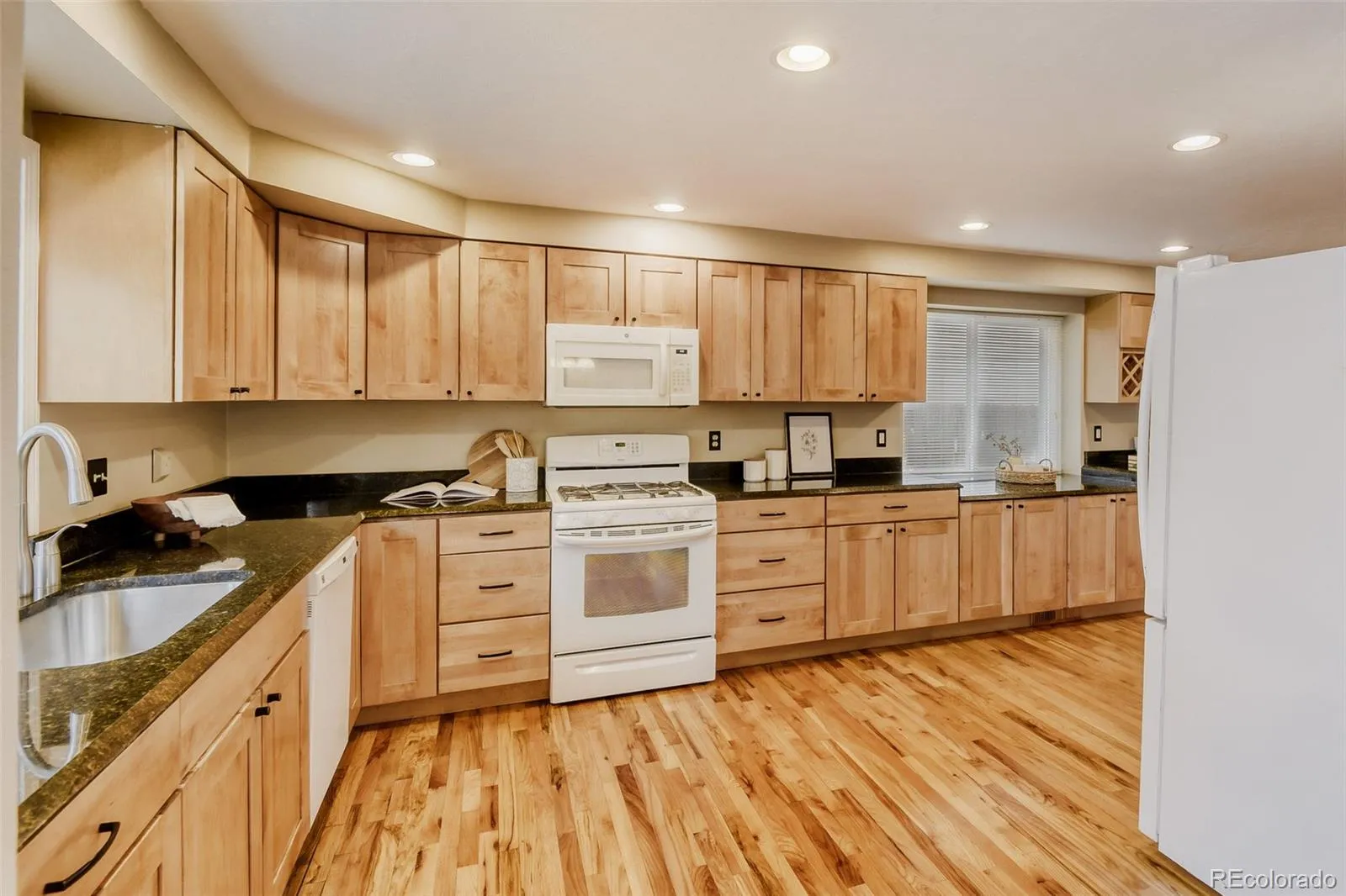 04222026200325 1600 4